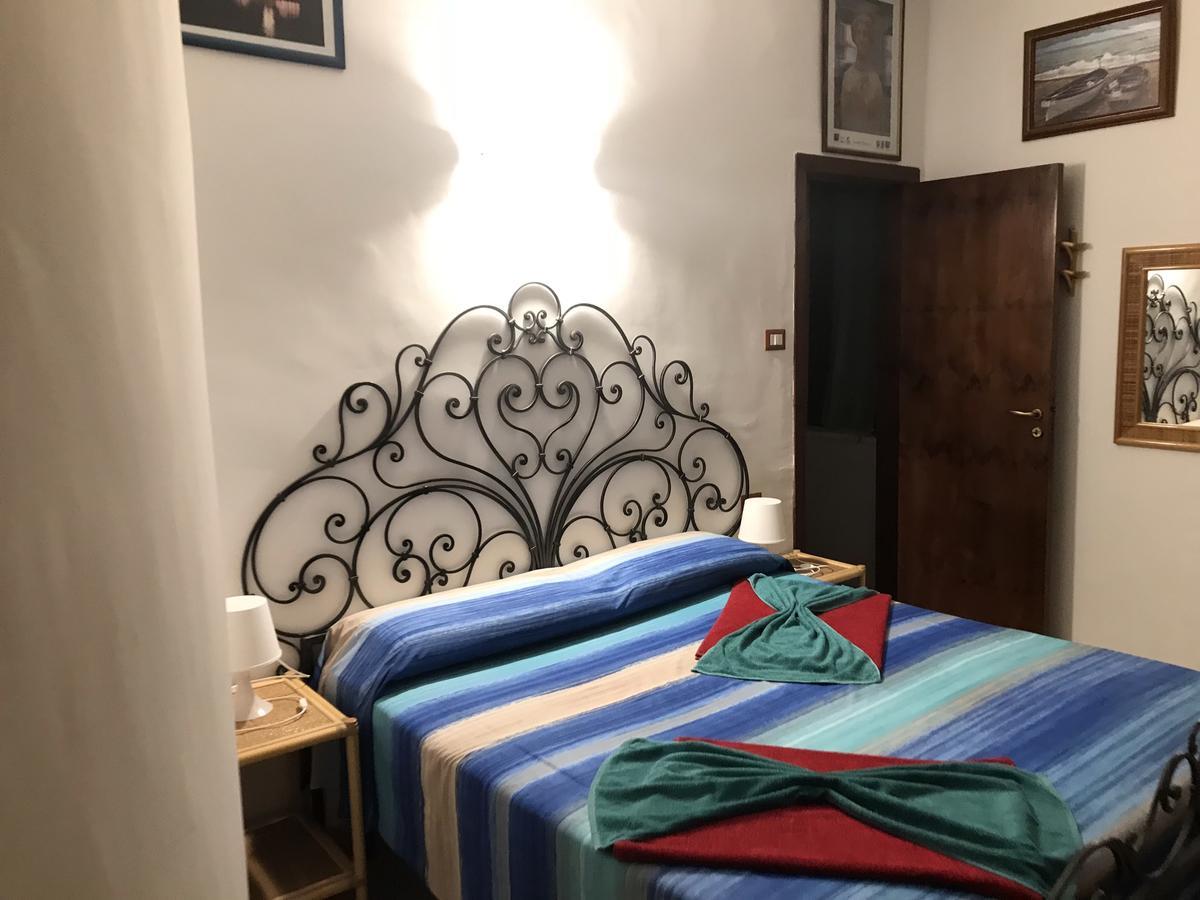 Casa Elvira Bed & Breakfast Isola Di Capo Rizzuto Exterior photo